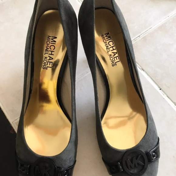 Michael Kors Pump Heels - Picture 4 of 5